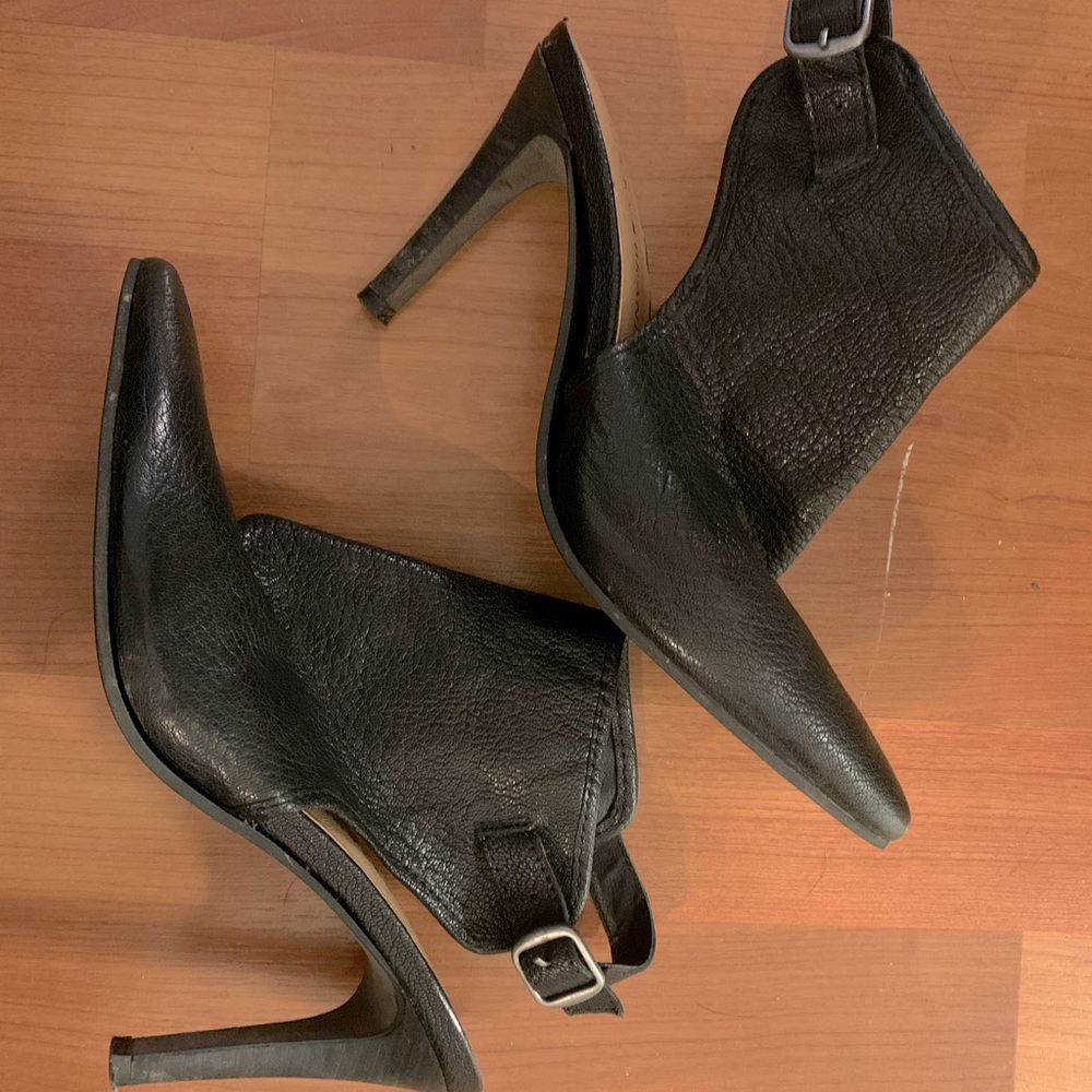 Lucky Brand 6.5 black sling back booties